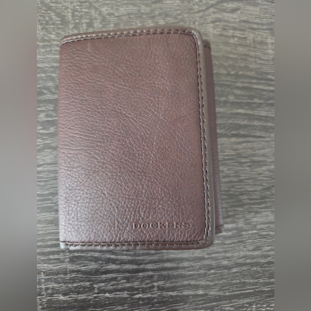 Men's Dockers Brown Leather Wallet